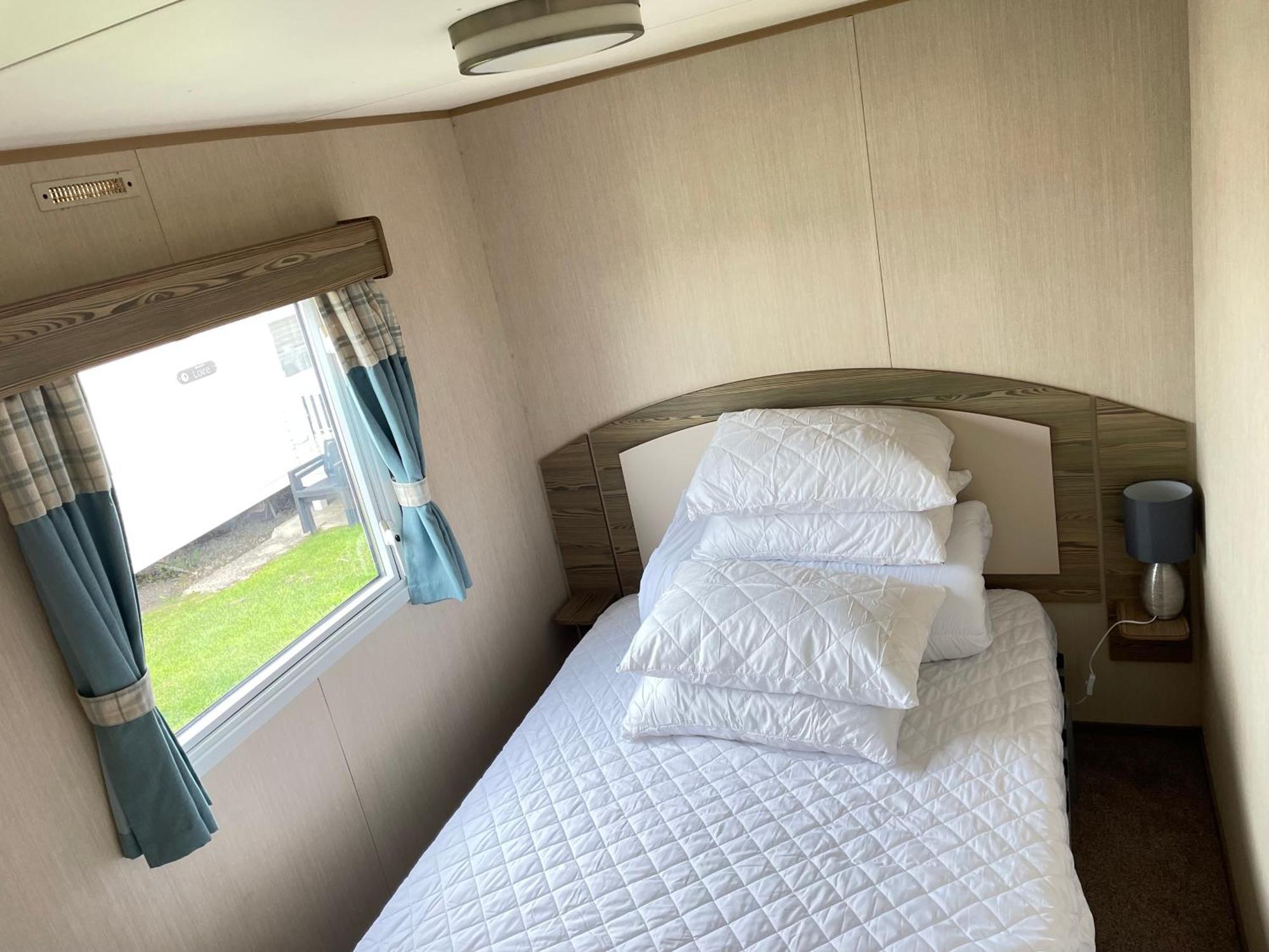 Готель F&G Getaways Wyke Regis Екстер'єр фото