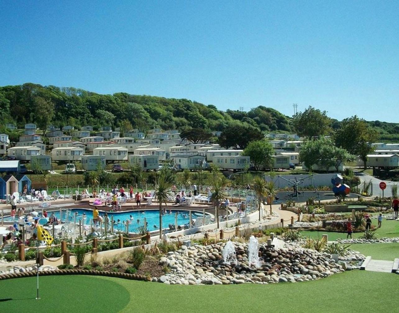 Готель F&G Getaways Wyke Regis Екстер'єр фото